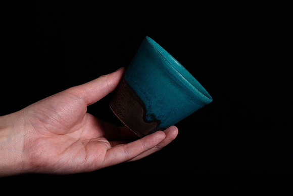 吉田丈さんのトルコ釉のカップ