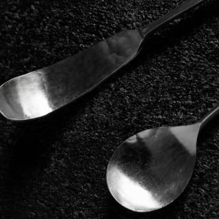 金工作家の三輪周太郎さんの作品